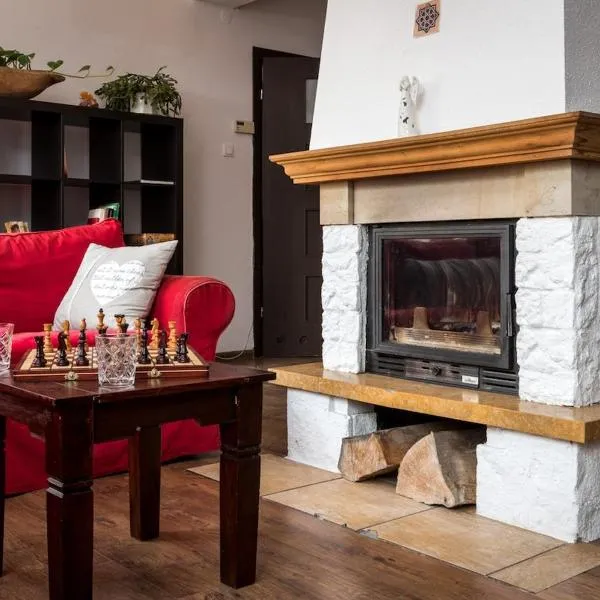 Spacious house in the rural suburbs of Krakow, hotel in Zagacie