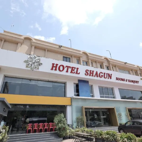 Hotel Shagun, Piplod City Centre Surat, hotel in Surat