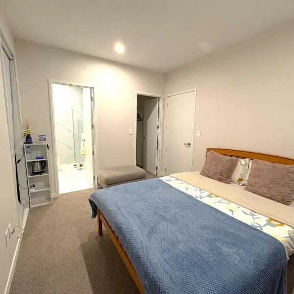 Cosy & Independent access Bedroom in Hibiscus Coast, hotel in Silverdale