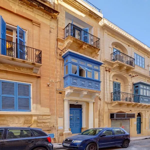 Sliema Townhouse with Rooftop Terrace, hotel in Sliema