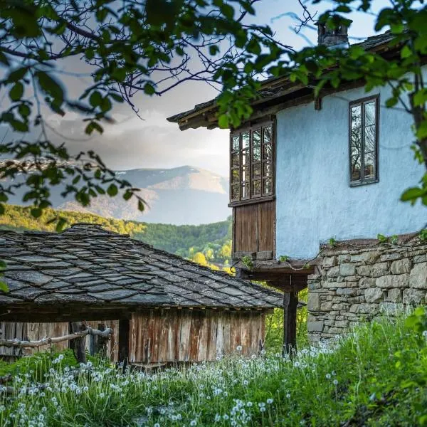 Authentic House with Stunning Mountain View - Karashka, hotel di Apriltsi