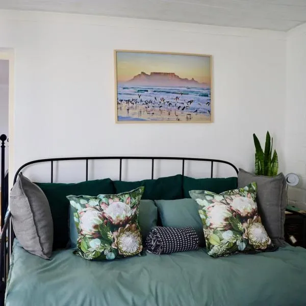 Cozy Garden Cottage - Durbanville, Cape Town, hotel in Durbanville