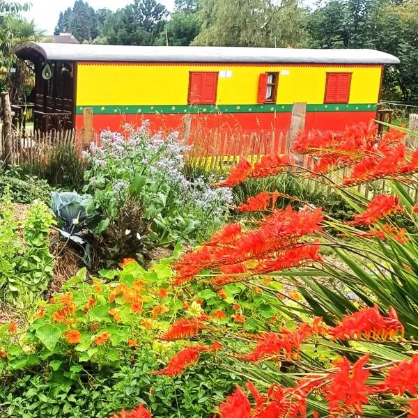 Roulotte Mon rêve en Normandie, hotel em Le Mesnil-Garnier