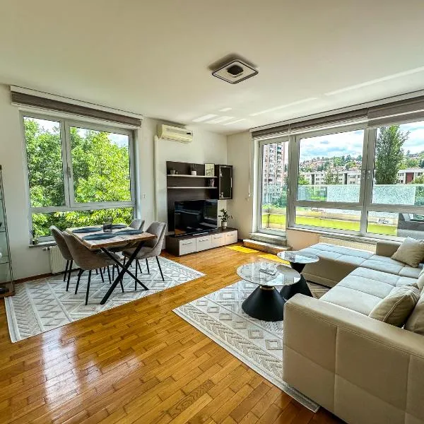 Verde 22 with Garage, hotel i Sarajevo