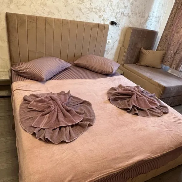 Ceronaw House, hotel i Constanţa