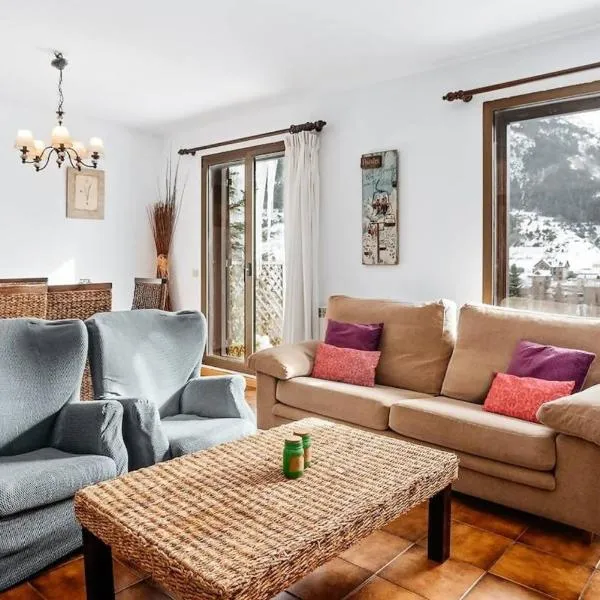 Fantástico chalet adosado Sallent de Gallego, hotel v destinaci Sallent de Gállego