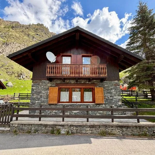 Chalet Caldo & Accogliente a Cheggio "Obrigado House", hotel in Alpe Cheggio
