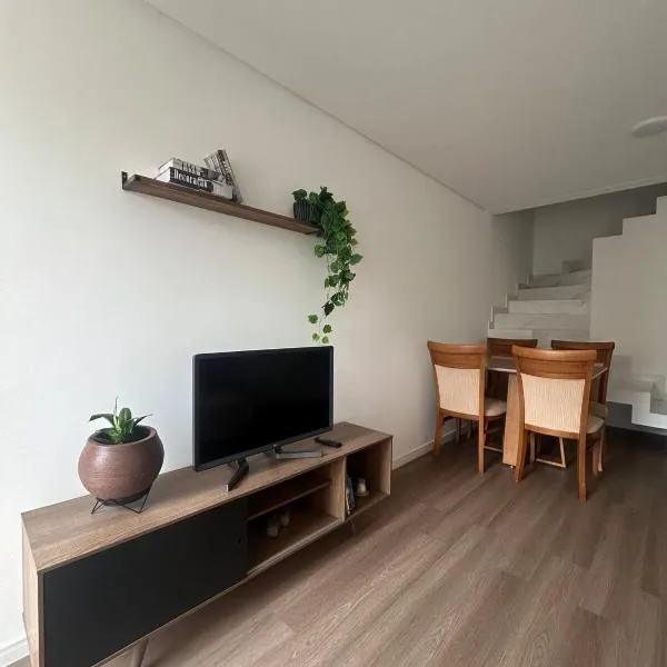 Sobrado moderno, hotel in Blumenau