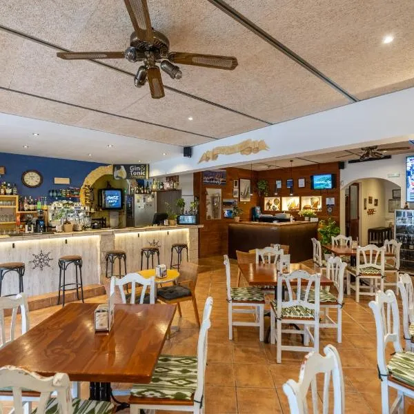 Hostal Doris - Adults Only, hotel v destinaci Colonia Sant Jordi