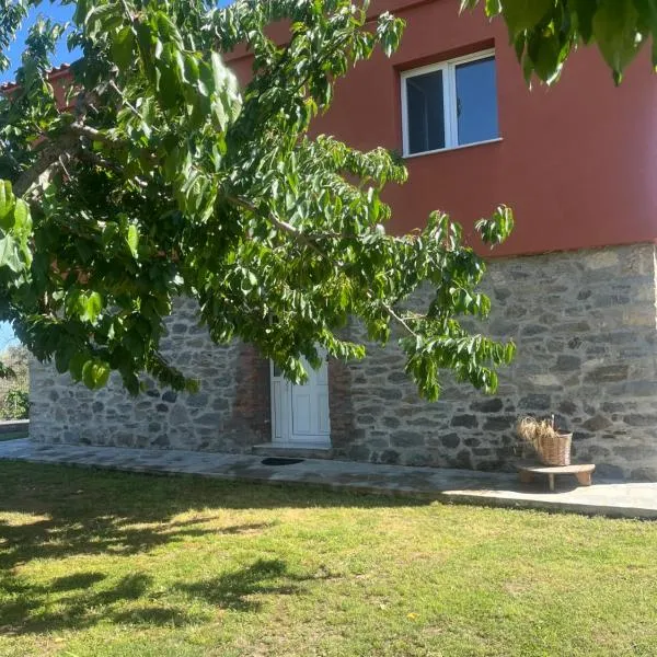Stone House in Dikella, hotel in Dhíkella