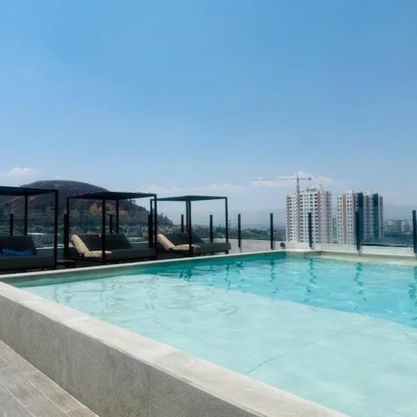 Vista Vibes Modern Apt with Rooftop Pool in GDL, хотел в Гуадалахара