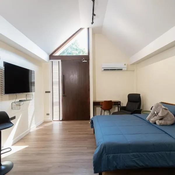 Morya House، فندق في بانكوك