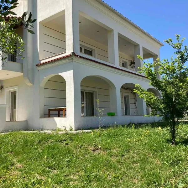 Dora's apartment, hotel in Peroulades
