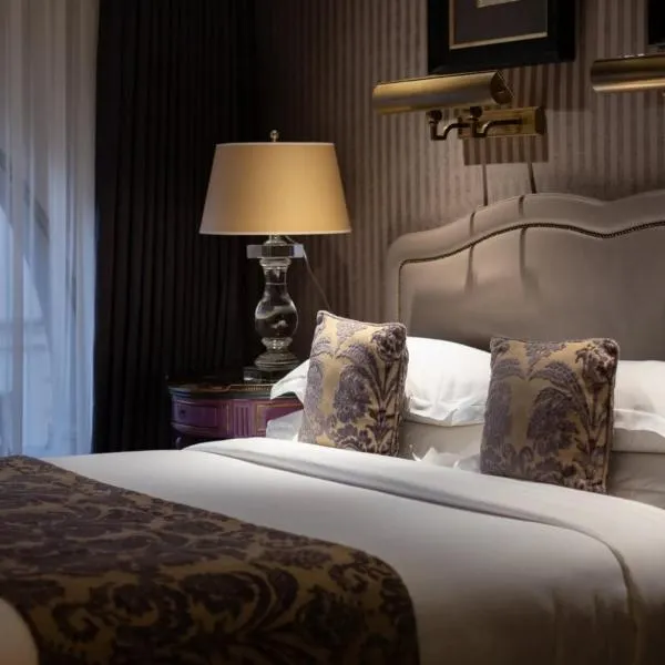 The Hotel Belwood Near IGI Delhi Airport, hotel v destinaci Jāmb