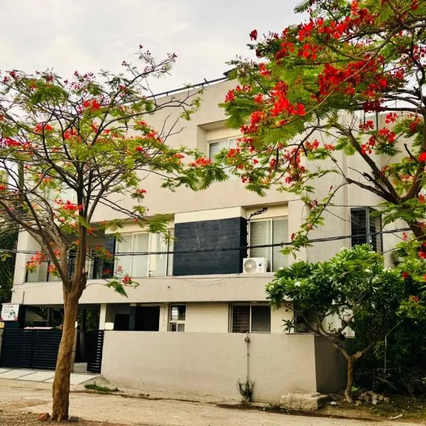 Gulmohar Villa, hotel in Indore