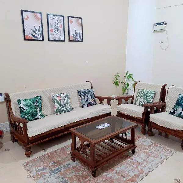 RR Haus Calangute 2BHK Apartment Near Hyatt, hotel in Candolim