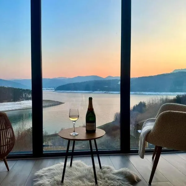 Moon Lake Bicaz - Casa Oia, ξενοδοχείο σε Buhalniţa