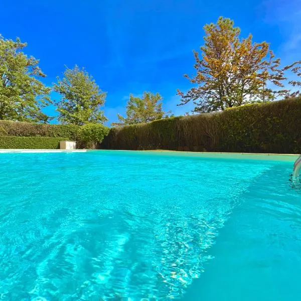 Portimão Riverview 2 With Pool by Homing, Hotel in Strand Praia da Rocha