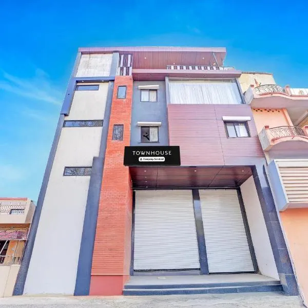 Super Townhouse LIG Main Road Indore, hotel v destinaci Indaur