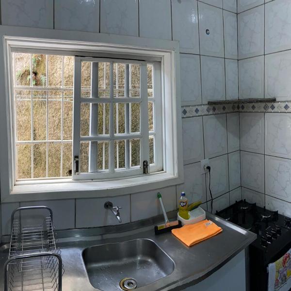 Casa arejada e iluminada, cozinha completa - Foto 3