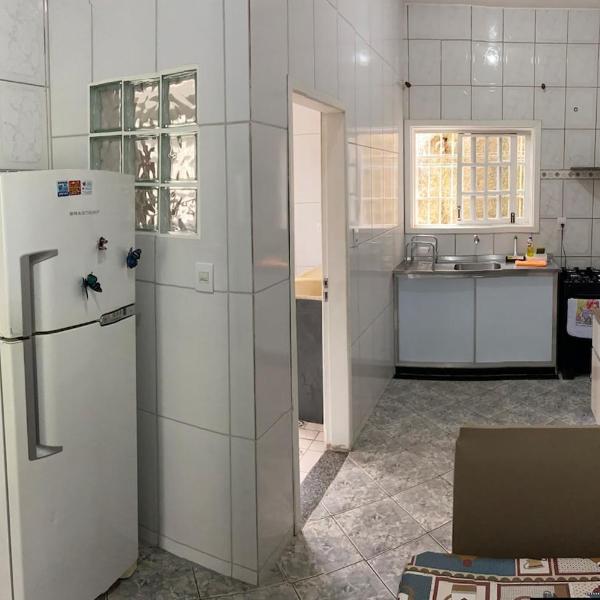Casa arejada e iluminada, cozinha completa - Foto 4