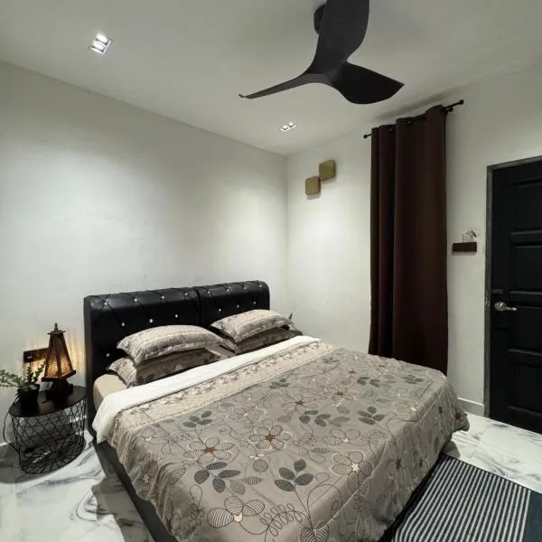 Stylish Balinimo Guest room - King Bed, Free Netflix, Prime & Wi-Fi Near Bukit Mertajam, hotel v destinaci Kubang Semang