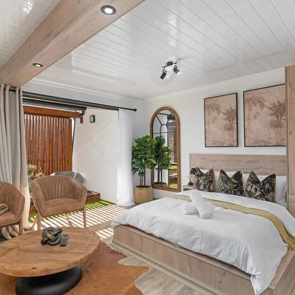 Cozy Nest on White Soil!, hotel a Cape Town