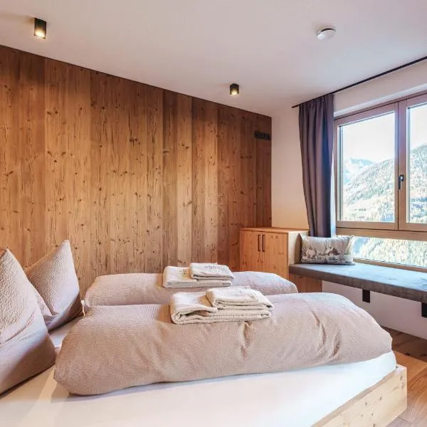 Lahnerhof Chalets, hotel v destinaci Lutago