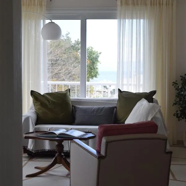 Stunning Seaview Apartment in Mati, Nea Makri, Hotel in Nea Makri