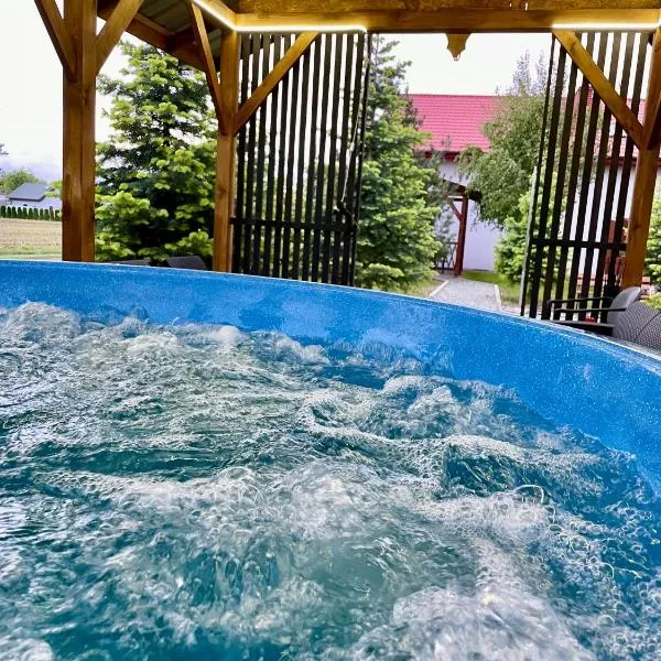 Kwatera - Pod Wiatrakiem, JACUZZI ZEWNĘTRZNE, hotel v destinaci Czarna