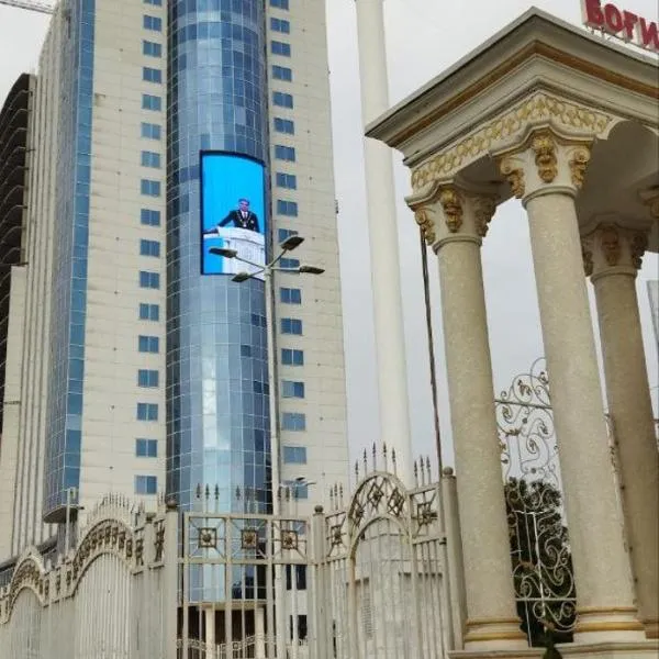 The Royal Kulob, khách sạn ở Kŭlob