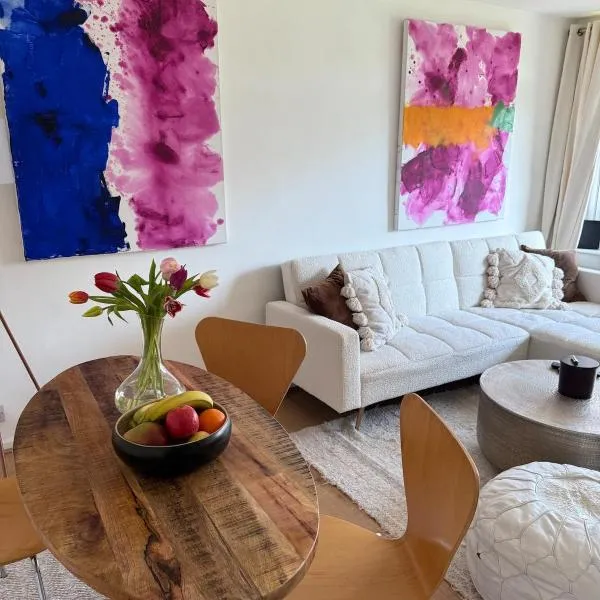 Spacious New London Apartment!, hotel u Londonu