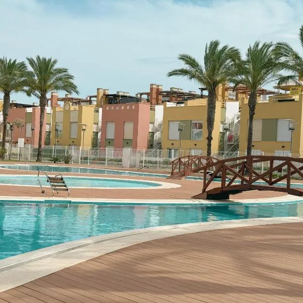 Ático Dúplex con Jacuzzi en Vera Playa y parking cubierto enorme, hotel v mestu Vera