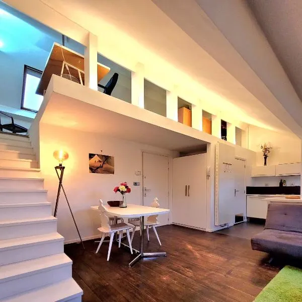 Cosy flat, central location, hotel in Brussel
