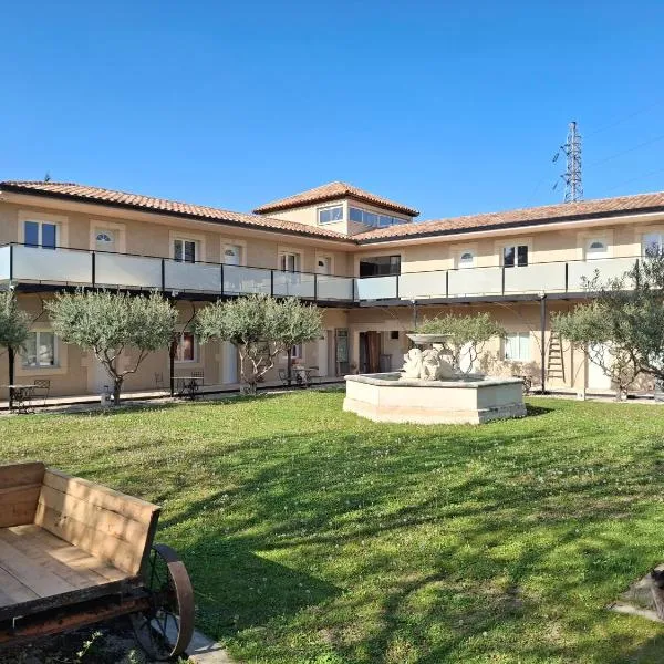 Mas d'Andiol, hotel a Plan-dʼOrgon