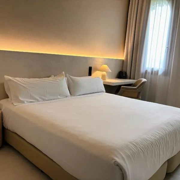 Les Clarisses Boutique Hotel, hotel v destinaci Vic