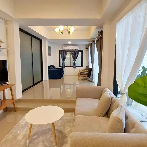 Breezy Bliss Home, hotel in Chiang Mai