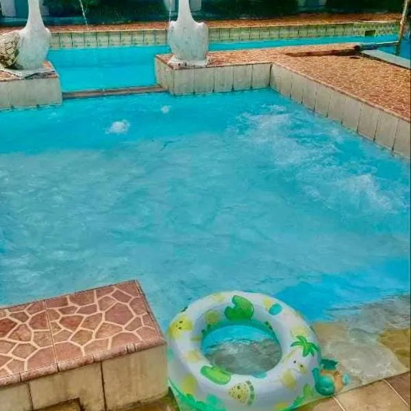 Vila Princess,Sentul 4bedroom dan Tenda Camping,Private pool, Tenis meja, mini billiard, Karaoke, Ayunan,BBQ, 08satu3 80satu6 4satu5satu, viešbutis mieste Bogoras