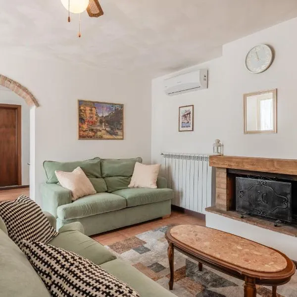 Casa Simi - Holiday Home, hotel v destinaci Chiesina Uzzanese