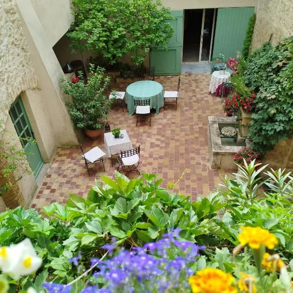 Le Térébinthe B&B, hotel v destinaci Lauris