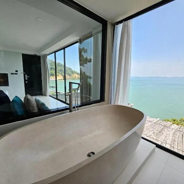 8IK88 Resort - SHA Extra Plus, hotel in Por Bay