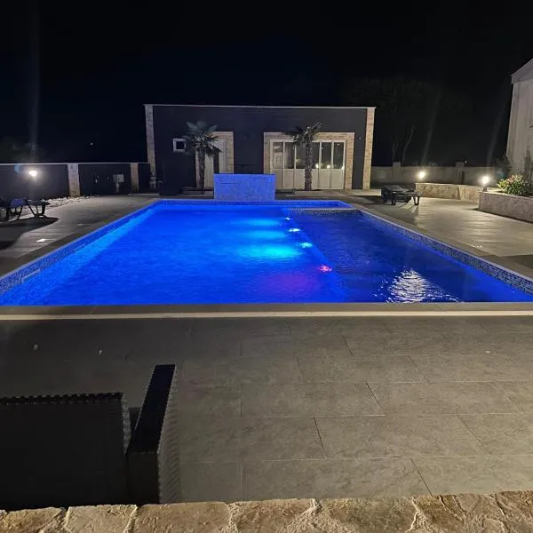 Diamond: Nin şehrinde bir otel