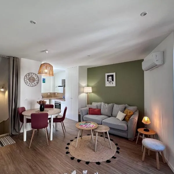 Casa Majour - Duplex coeur de ville - T2 - Climatisé, hotel i Brive-la-Gaillarde