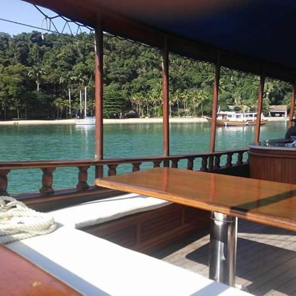 Passeio de barco na Escuna Ibiza