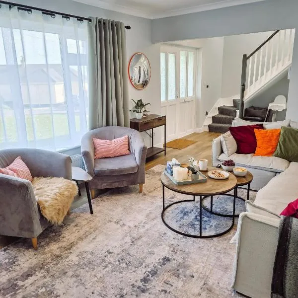 Luxury Sea View Retreat with Hot Tub Sleeps 8, hotel em Dover