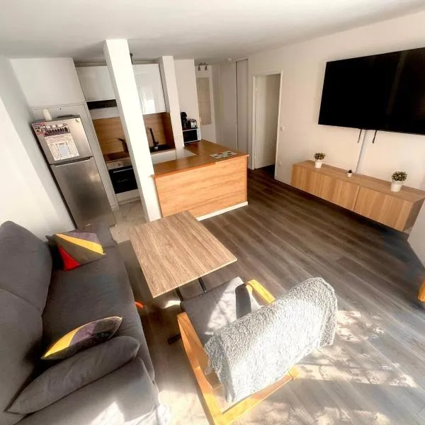 24 7 Open Apartment Parking 15'Paris 5'Athletica bis, Hotel in Saint-Gratien