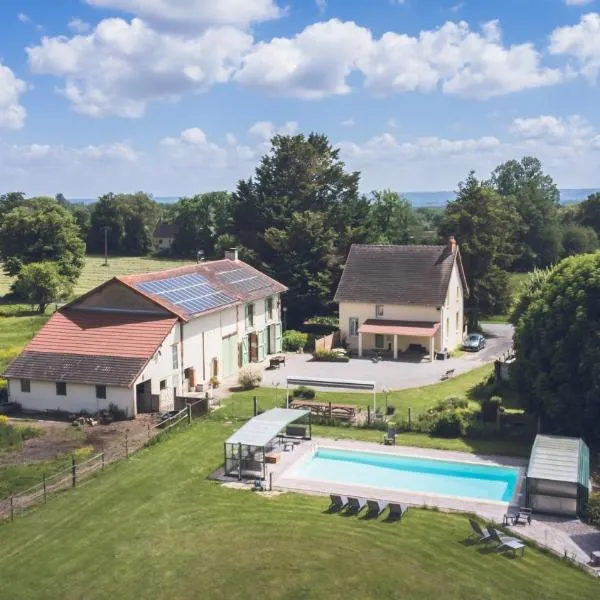 Les Malvaux, hotel v destinaci Huriel