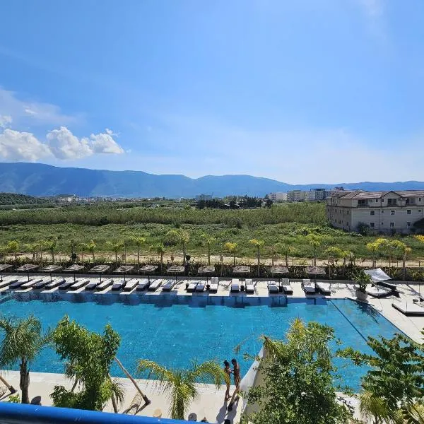 Apartment With Pool View In Rradhime, hotel v destinaci Vlorë