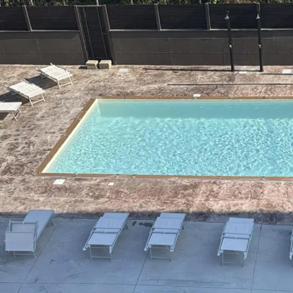 Coast To Coast - Rooms & Pool! Camere moderne e piscina, hotel Sant'Egidio del Monte Albinóban