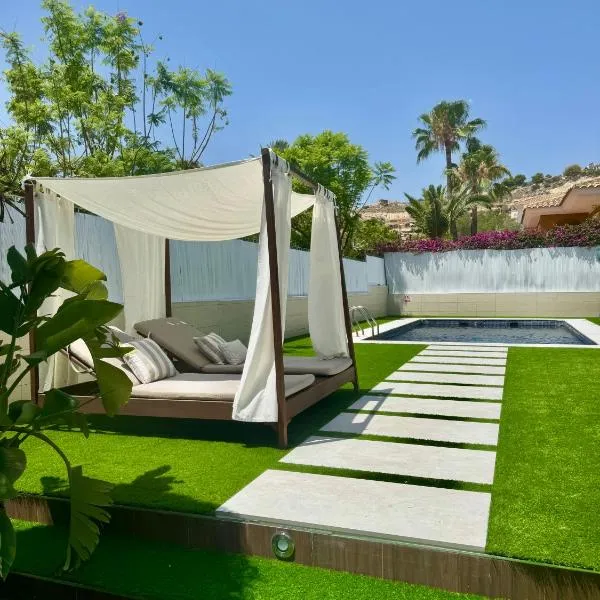 Chalet exclusivo bonalba, hotel v destinaci Alicante